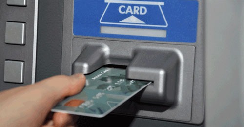 Nhóm người Trung Quốc gắn thiết bị “lạ” trộm thông tin thẻ ATM