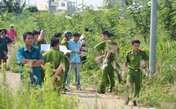 Nghệ An: Hai thanh niên giết người đàn ông rồi mang th‌i th‌ể vứt ở cầu treo