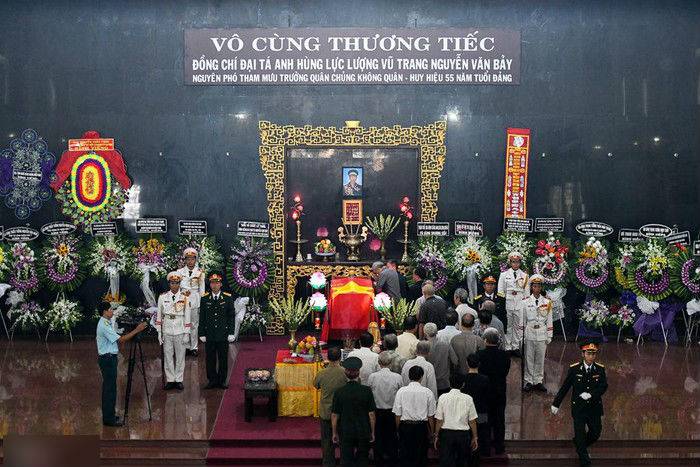 Hàng nghìn người tiễn đưa anh hùng Nguyễn Văn Bảy tại TP.HCM