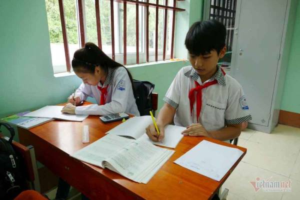 Học sinh lớp 8 trường làng Bắc Giang chế tạo máy cấy lúa khiến nhiều người kinh ngạc