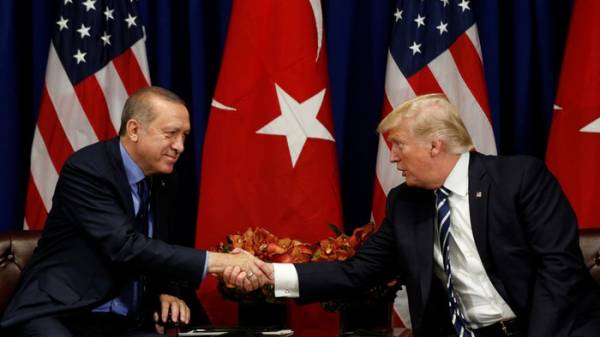‘Đừng ngu ngốc’, ông Trump từng gửi thư khuyên Tổng thống Thổ Nhĩ Kỳ trước ‘giờ G’
