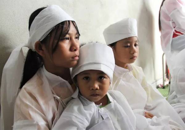 Vụ 2 vợ chồng và con trai chết thảm dưới bánh ôtô ở Quảng Trị: Chung tay hỗ trợ 3 đứa trẻ mồ côi