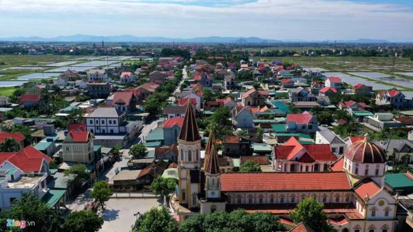 Xã Đô Thành, huyện Yên Thành cách trung tâm TP Vinh (Nghệ An) khoảng 50km. Những năm gần đây, địa phương này xuất hiện nhiều biệt thự sau “cơn bão“ xuất khẩu lao động.