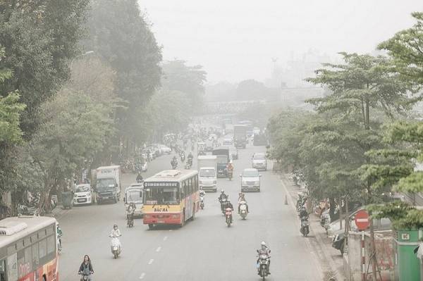 Ô nhiễm không khí nặng ở các tỉnh miền Bắc và Hà Nam, người đi xe máy cần làm gì để bảo vệ mình?