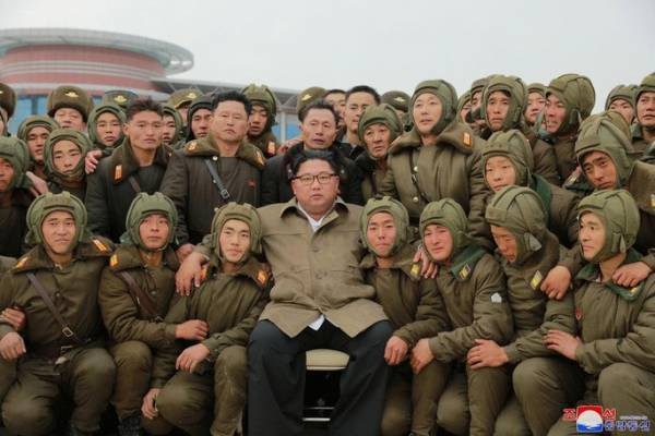 Mỹ-Hàn hoãn tập trận, ông Kim Jong-un thị sát tập trận lớn