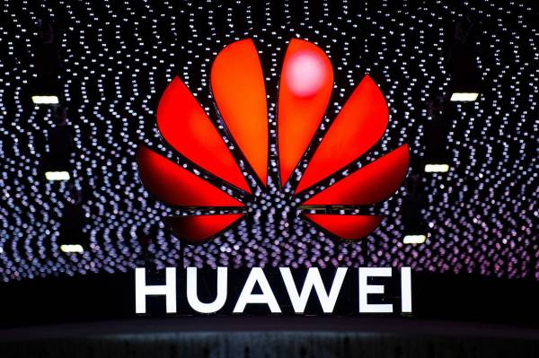 Dù liệt Huawei là ‘mối lo ngại an ninh’, Mỹ tiếp tục gia hạn thi hành lệnh cấm