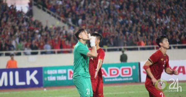 ‘Người nhện’ Văn Lâm trổ tài, ĐT Việt Nam thở phào: Sao Thái Lan sút penalty thảm họa