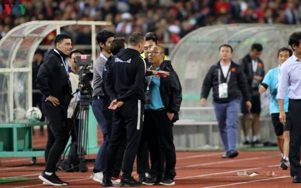 VFF vào cuộc việc ‘mâu thuẫn’ giữa HLV Park Hang-seo và HLV thủ môn Thái Lan