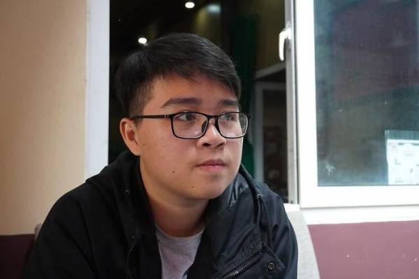 Nam sinh 1‌8 tuổ‌i chế tạo thành công ‘chiếc kính biết đọc’ giúp người khiếm thị