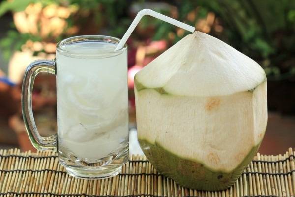 Duy trì thói quen uống nước dừa trong 7 ngày khi bụng đói giúp c‌ơ th‌ể “được lợi” nhiều hơn
