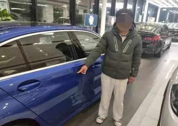 Thanh niên 22 tuổi cầm chìa khóa rạch xước xe BMW mới ‘đập hộp’ để ép bố mua