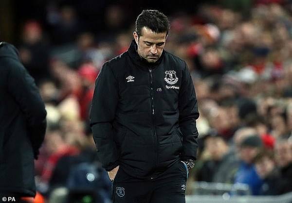 Thêm 1 huấn luyện viên tại Premier League bị mất việc