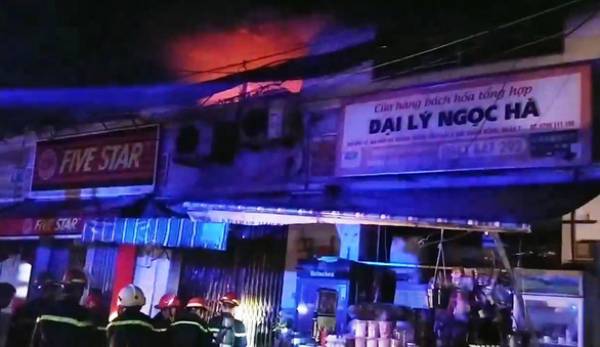 Hỏa hoạn lúc nửa đêm ở TPHCM: 2 phụ nữ và 1 trẻ em thiệt mạng T.Tâm
