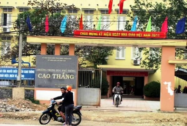 Công an điều tra vụ giáo viên thể dục bị tố có hành vi khiếm nhã với nữ sinh ở trường THPT Cao Thắng, Huế