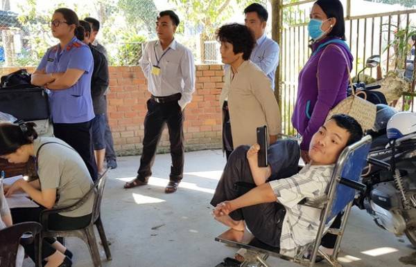 Kiên Giang: Đứa em tật nguyền được về nhà sau 7 năm bị 6 anh chị ruột khởi kiện đuổi đi