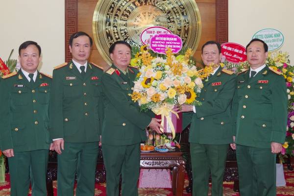 Đại tá Lê Đình Thương được phong Quân hàm Thiếu tướng và giữ chức Phó Tư lệnh Quân khu 3