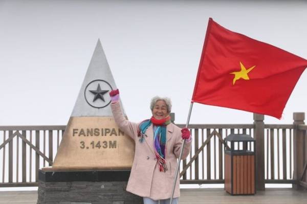 Cụ bà U80 ở Đồng Nai quyết tâm chinh phục đỉnh Fansipan