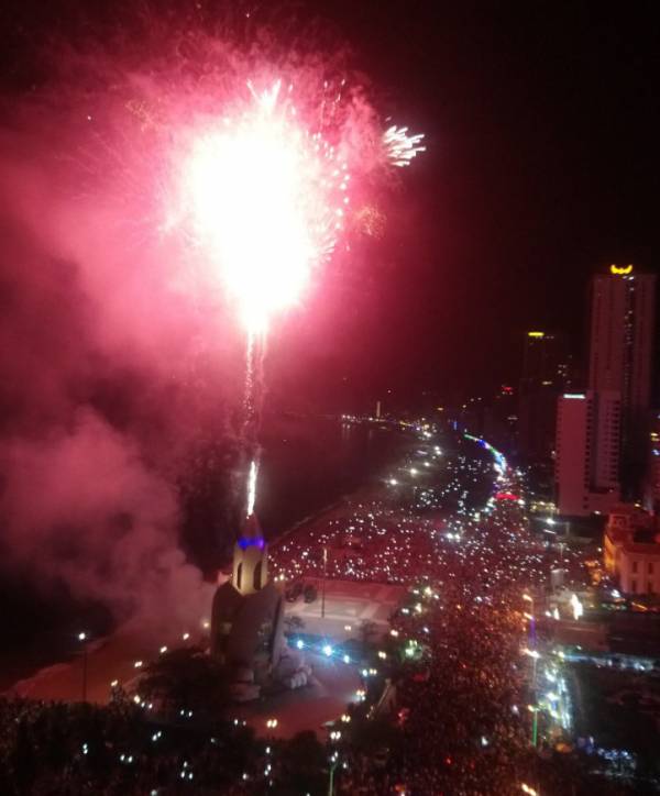 Nha Trang và Cam Ranh tổ chức bắn pháo hoa vào đêm giao thừa đón Tết Nguyên đán Canh Tý 2020
