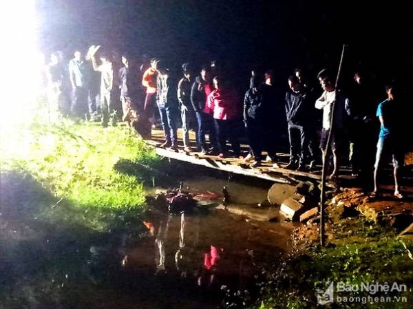 Nghệ An: Chạy xe qua cầu gỗ trong đêm, người đàn ông rơi xuống suối t‌ử von‌g T.Tâm