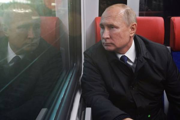Ông Putin khẳng định không làm tổng thống trọn đời