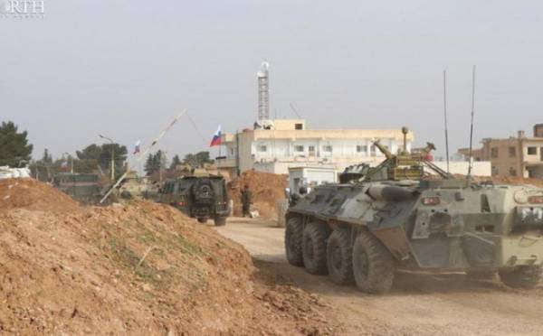 Mỹ chặn xe tuần tra ‘như cơm bữa’, buộc Nga phải muối mặt rút quân ở Syria?