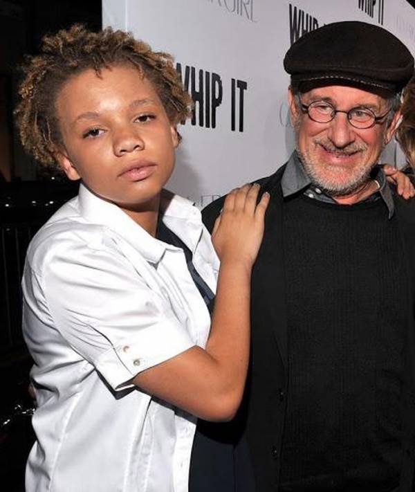 Đạo diễn Steven Spielberg xấu hổ vì con gái đóng phim khi‌ּêu dâ‌ּm
