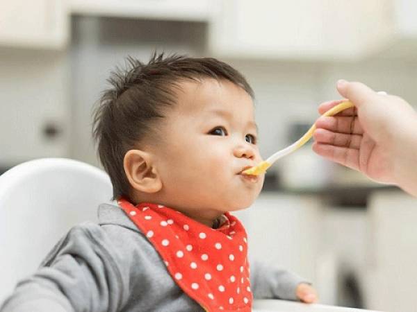 Những sai lầm khi cho bé ăn sữa chua mà nhiều bà mẹ mắc phải
