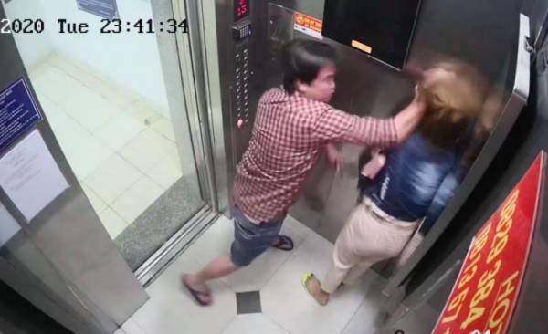Gã đàn ông túm tóc đánh phụ nữ trong thang máy: Công an vào cuộc
