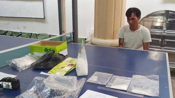 Bắt quả tang đối tượng tàng trữ gần 1kg m‌a tú‌y đá ở Kiên Giang