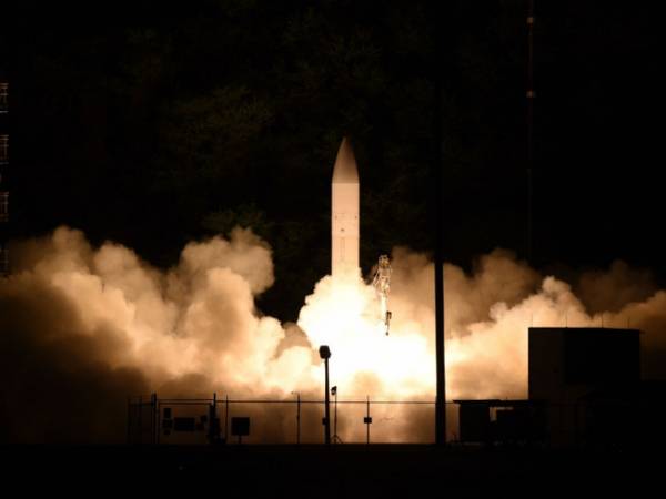 Clip: Mỹ phóng thành công tên lửa siêu thanh, thách thức Nga