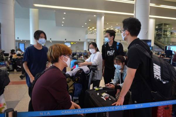 Nóng: Dừng vận chuyển người Việt Nam từ nước ngoài về sân bay Nội Bài