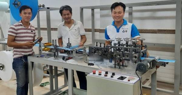 Tin vui: Kỹ sư Việt thiết kế máy làm khẩu trang y tế siêu nhanh, Đảm bảo đủ khẩu trang cho mọi người