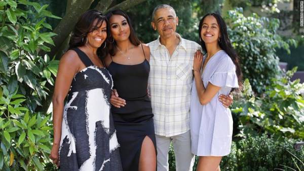 Gia đình ông Obama gắn kết, sống đơn giản hơn mùa dịch
