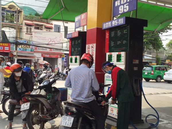 TPHCM: Không bán xăng dầu cho các đối tượng thu gom tích trữ
