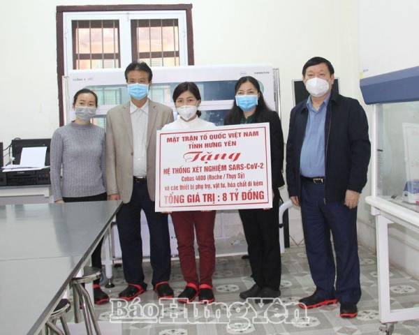 Hưng Yên: Trao hệ thống máy xét nghiệm SARS- CoV-2 trị giá 8 tỷ đồng cho ngành y tế