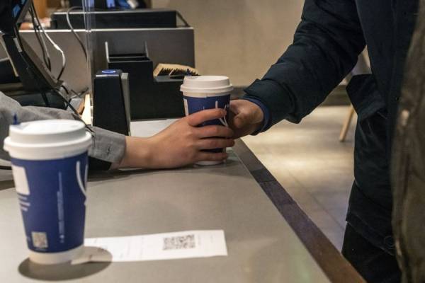 Cú lừa 310 triệu USD của ‘Starbucks TQ’ làm giới đầu tư ngã ngửa