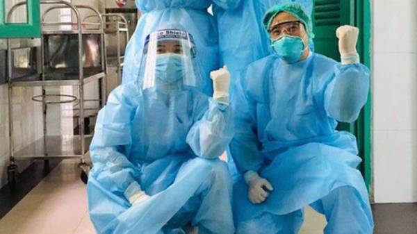 Bác sĩ đầu tiên tại Việt Nam mắc Covid-19 đã khỏi bệnh và xuất viện