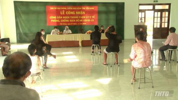 Tiền Giang trao giấy chứng nhận hoàn thành thời gian cách ly cho 242 công dân