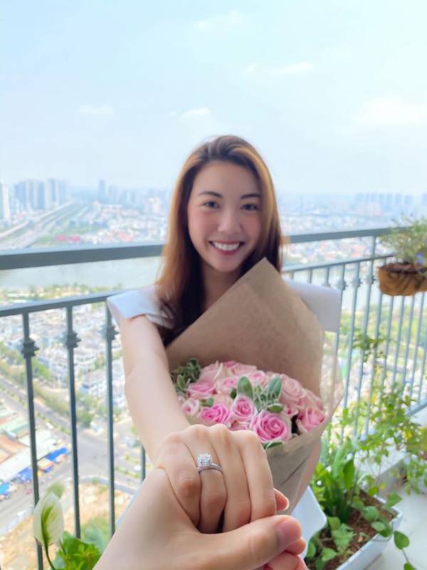 Á hậu Thuý Vân công khai chồng sắp cưới - doanh nhân Nhật Vũ