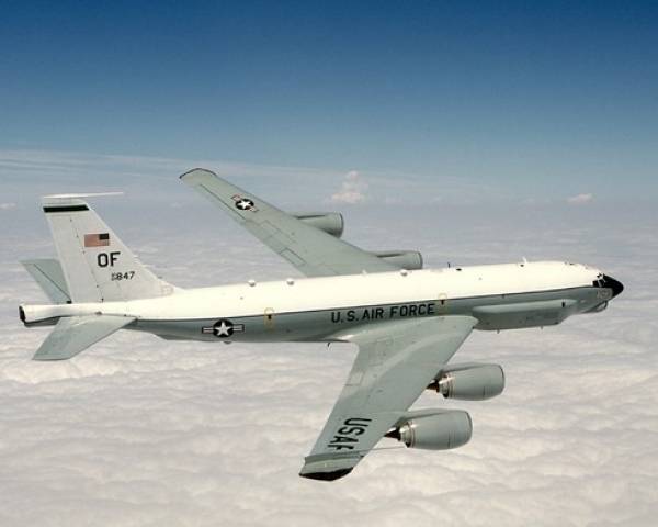 Máy bay trinh sát Mỹ xuất hiện ngay sau nhóm chiến đấu cơ TQ dương oai gần Đài Loan