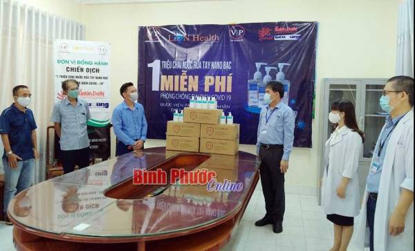 Chương trình 1 triệu chai nước rửa tay Nano bạc đến Bình Phước