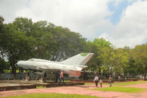Sớm di dời máy bay, xe tăng tại Bảo tàng Lịch sử Thừa Thiên Huế đến địa điểm mới