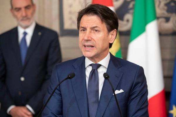 Thủ tướng Italia cảnh báo có thể rời liên minh châu Âu