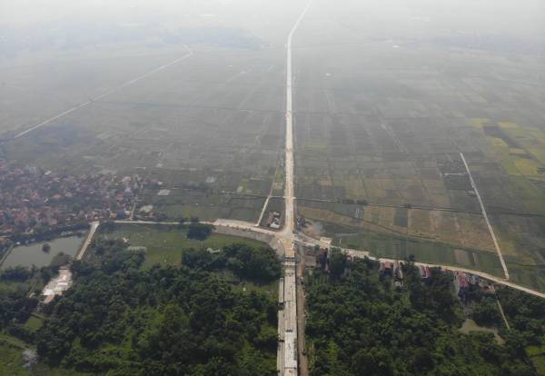 Toàn cảnh cây cầu vượt sông Cầu nối Hà Nội - Bắc Giang