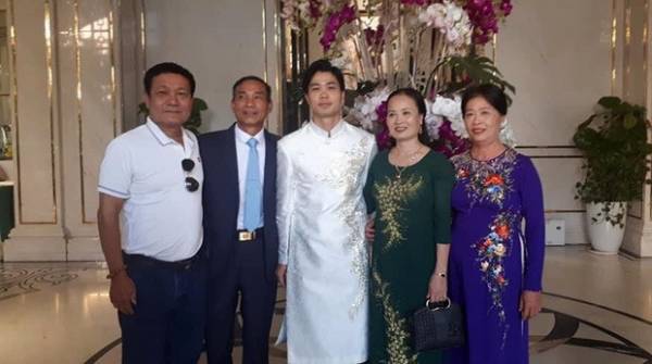 ‘Lạch Tray thất thủ’ là quà cưới đặc biệt cho Công Phượng - Viên Minh ở thành phố hoa phượng đỏ