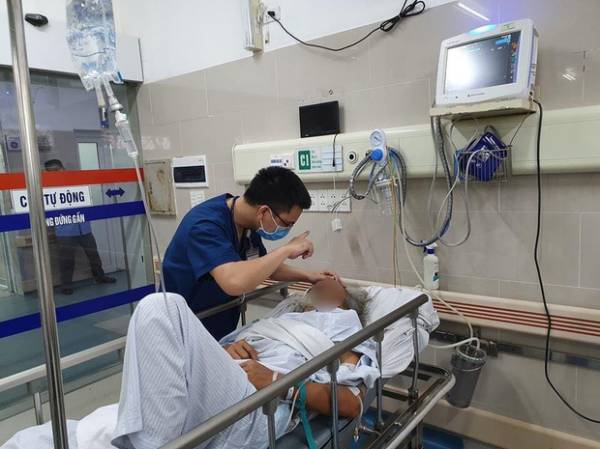 Một số người nhập viện vì sốc nhiệt, bác sĩ khuyến cáo giữa tình hình nắng nóng gay gắt ở Hà Nội