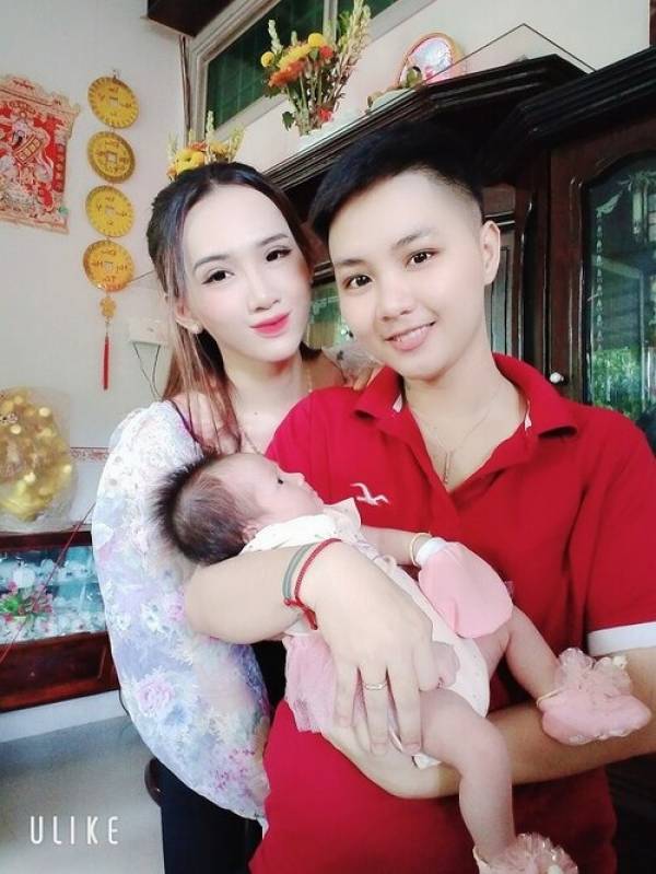 ‘Người đàn ông chuyển giới mang thai đầu tiên ở Việt Nam’ rạng rỡ sau 1 tháng ‘lâm bồn’