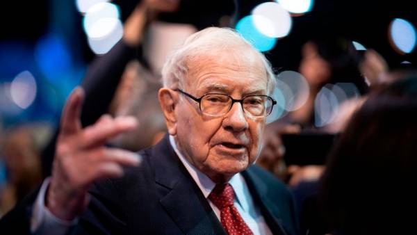 Tỷ phú công nghệ Warren Buffett rơi khỏi top 5 tỷ phú giàu nhất thế giới