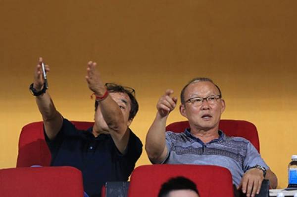 HLV Park Hang Seo đi ‘xem giò’ cầu thủ có tố chất đặc biệt như Quang Hải, Công Phượng