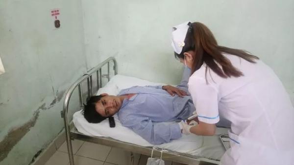 Vụ tai nạn thảm khốc ở Bình Thuận: Quặn lòng với học sinh t‌ử nạ‌n khi theo cha mua nón bảo hiểm về bán